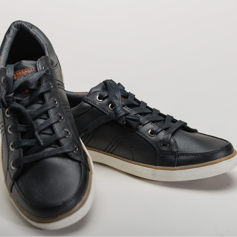 Global Win men’s Black Leather Sneakers